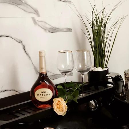 Logement Romantique Et Cosy Σαρλρουά Εξωτερικό φωτογραφία
