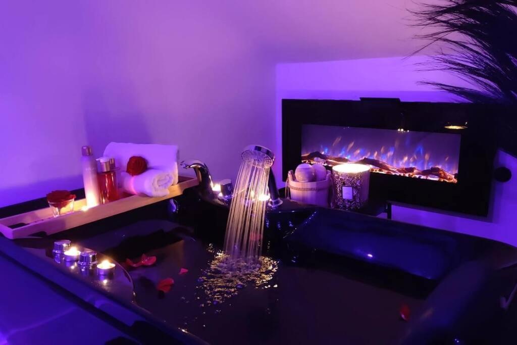 Logement Romantique Et Cosy Σαρλρουά Εξωτερικό φωτογραφία