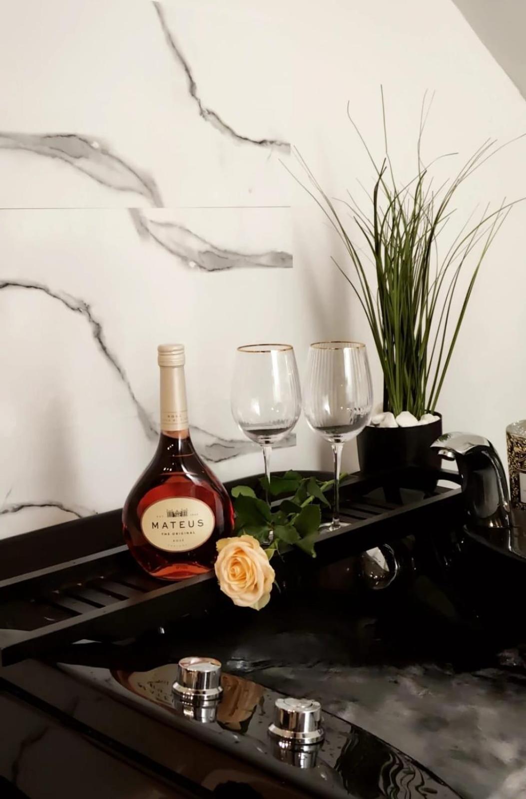 Logement Romantique Et Cosy Σαρλρουά Εξωτερικό φωτογραφία